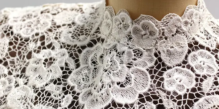 華麗なるアンティークレースの世界：伝統から現代へ織りなす装飾美